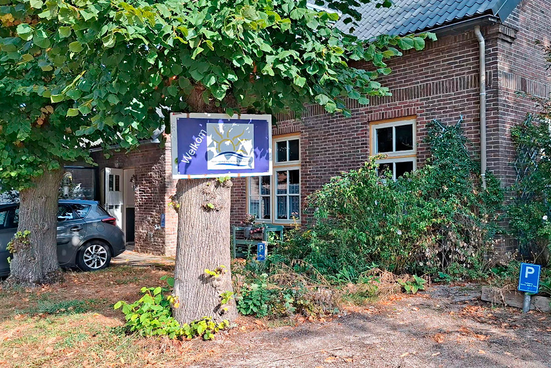 De parkeerplaatsen bij Hoeve Boord Ven