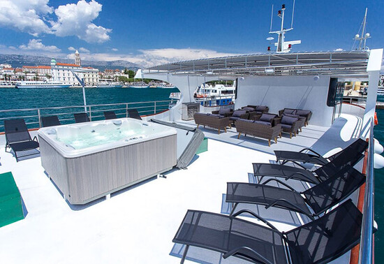 deluxe-naturist-cruise-from-split-7