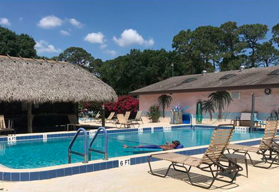 florida-sunnier-palms-nudist-park